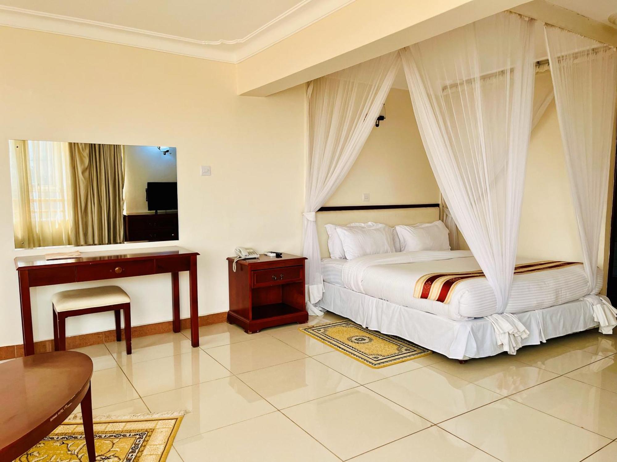 Bomah Hotel Limited Gulu Bagian luar foto