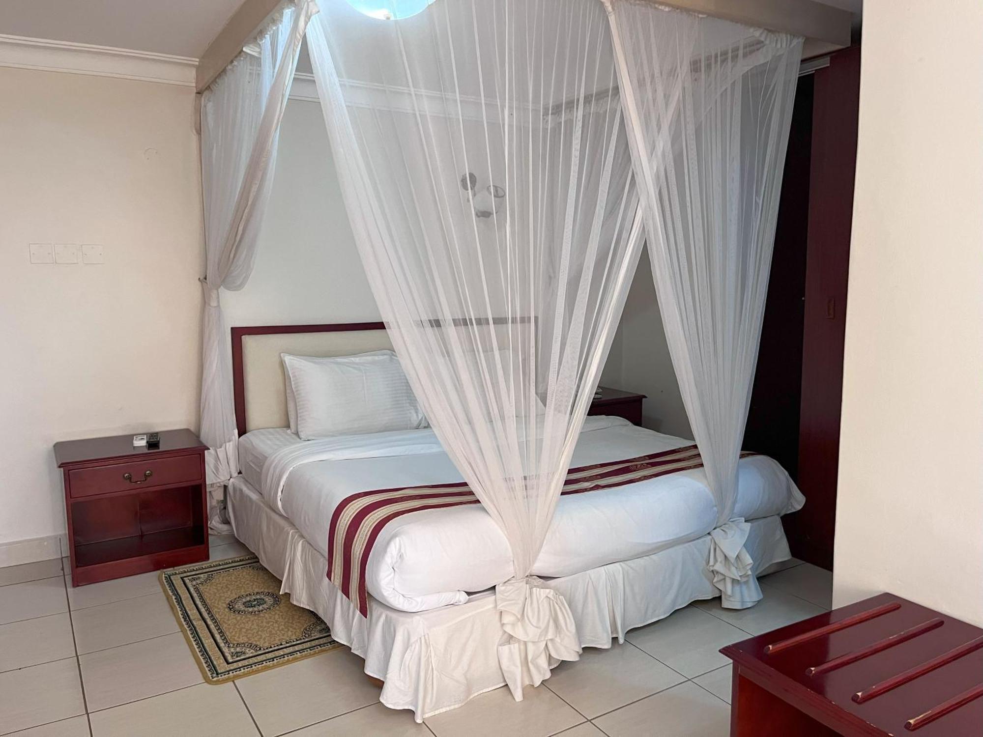Bomah Hotel Limited Gulu Bagian luar foto