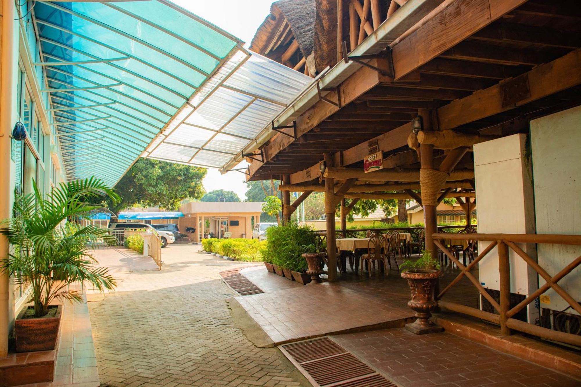 Bomah Hotel Limited Gulu Bagian luar foto